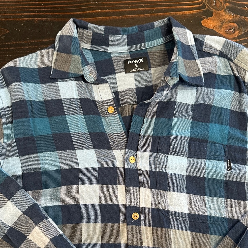 Hurley Men's Navy and Gray Plaid Button Down Shirt (medium)